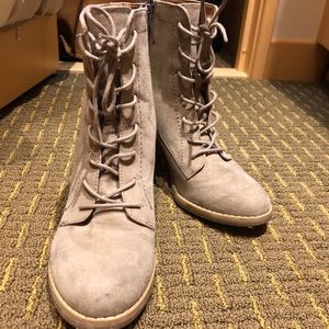 Grey suede army boot